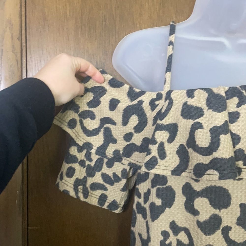 Leopard Ruffle Top - Picture 6 of 10